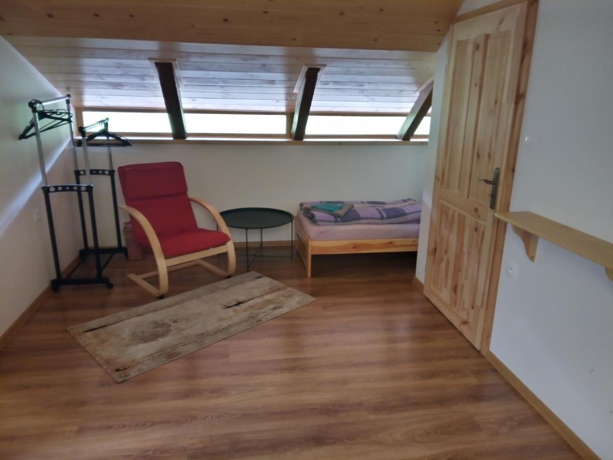 Zrebcin Mlyncok Apartment Slovenska Lupca Bagian luar foto